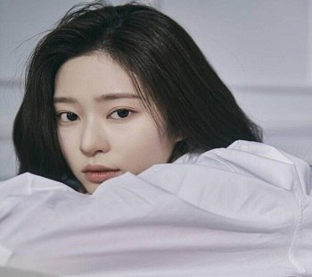 Trong bộ phim con heo, Minju là một nhân vật gợi cảm
